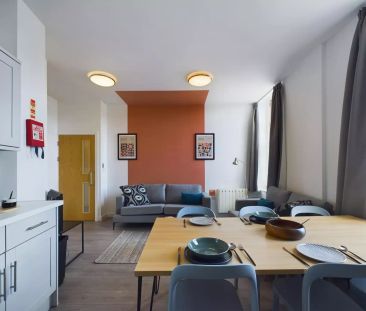 5 Bedroom House - Photo 3