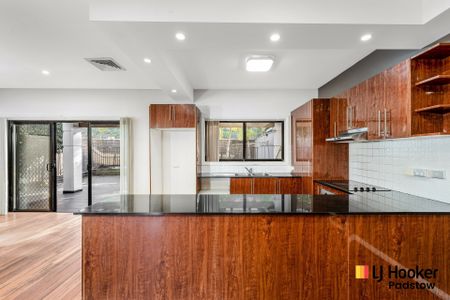 Spacious 4-Bedroom Duplex in Prime Revesby Location - Photo 3