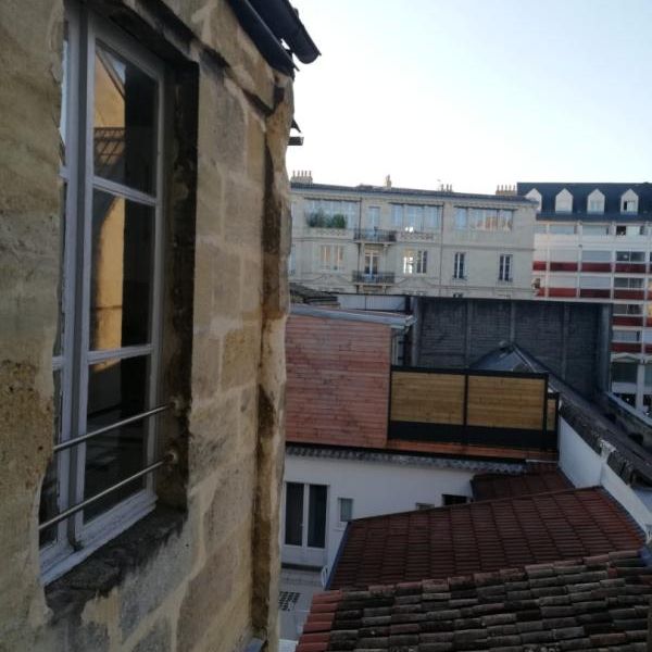 Location Appartement 2 pièces Meublé 52m² BORDEAUX 33000 - Photo 1