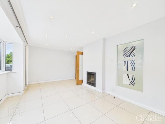 7 Ravenhill Gardens, Belfast, BT6 8GP - Photo 1