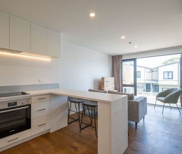 Spacious & modern 3 bedroom, 2 bathroom townhouse - Photo 2