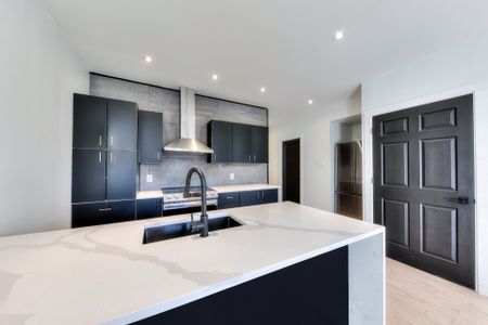 261 Rue du Square-Sir-George-Étienne-Cartier - Photo 4