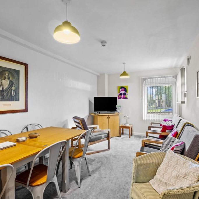 1 bedroom in a house share to rent - Photo 1