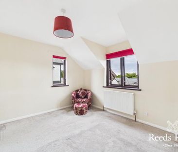 9 Knocklofty Court, Belfast, BT4 3NF - Photo 3