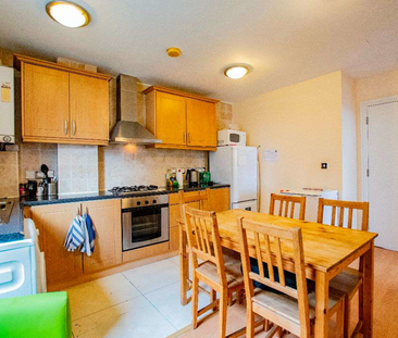 Boulcott Street Room 4 - Photo 3