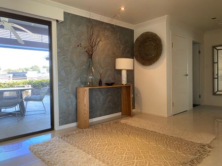 Glamourous rooftop penthouse - Photo 4