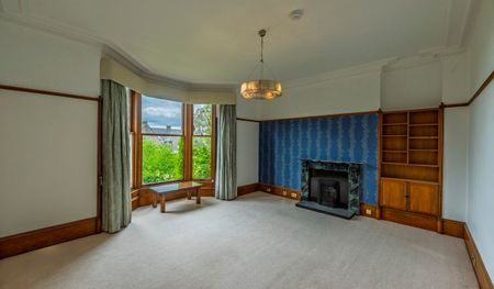 5 bedroom detached house to rent - Photo 2