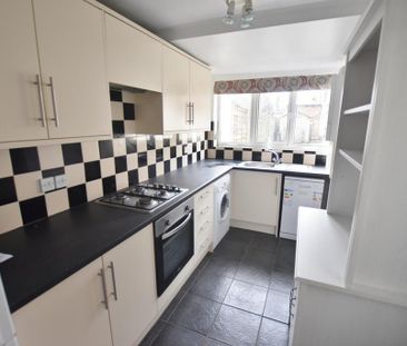 2 bedroom terraced house to rent - Photo 3