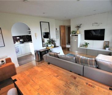 Wingate Court, Aldershot, Hampshire, GU11 - Photo 4