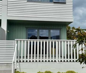 Beautiful 2 bedroom available now! - Photo 4