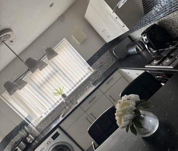 1 bedroom in a house share to rent - Photo 6