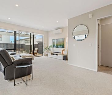 Modern family home in Hobsonville - Photo 6
