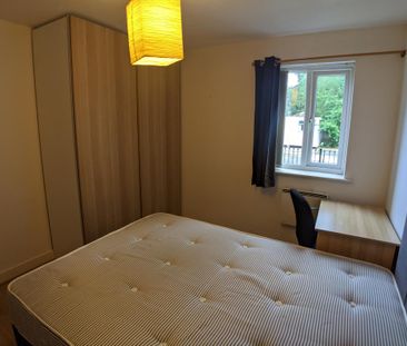 2 bedroom flat to rent - Photo 2