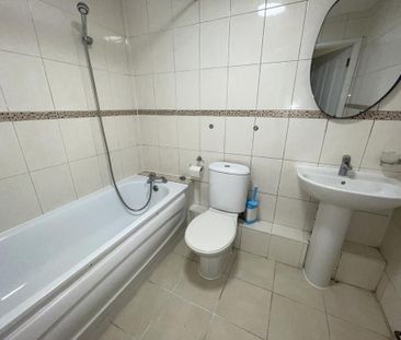 2 bedroom ground floor flat to rent - Photo 2