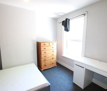 Room in a Shared House, Blenheim Road, RG1 - Photo 3