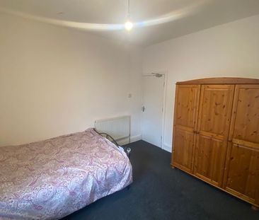 Room in a Shared House, Kenelm Road, B10 - Photo 4