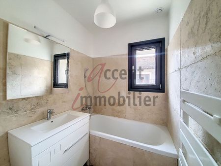 Noves : Appartement T4 avec 3 chambres, résidence avec parking, - Photo 2