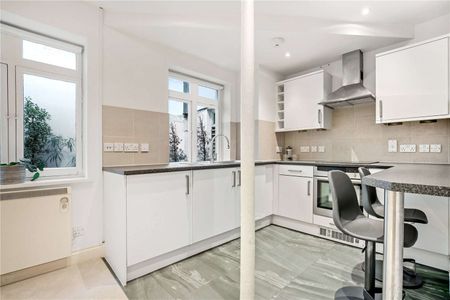 Studio Flat to rent in Queen Anne Street, Marylebone. - Photo 4