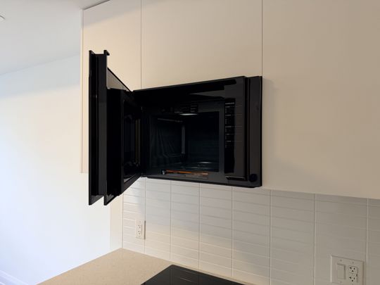 For Lease - 3250 Carding Mill Trail Unit# 220, Oakville, Ontario - Photo 1