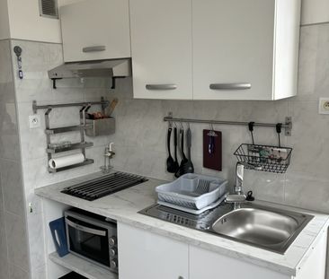 Location Appartement 3 pièces 58m² MARSEILLE 9ème - Photo 5