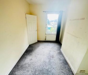 3 bedroom House To Let - Photo 2