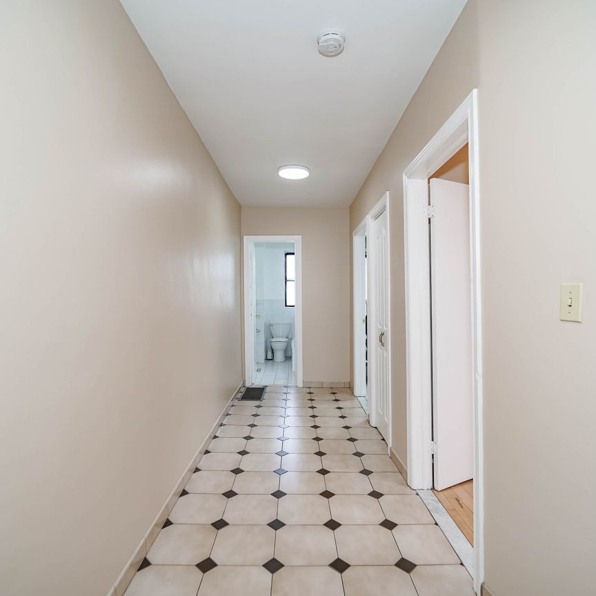 For Lease - 1378 Danforth Avenue Unit# 1, Toronto, Ontario - Photo 1