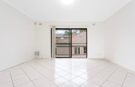 Light-Filled 3 Bedroom Unit in Prime Punchbowl Location - Photo 4