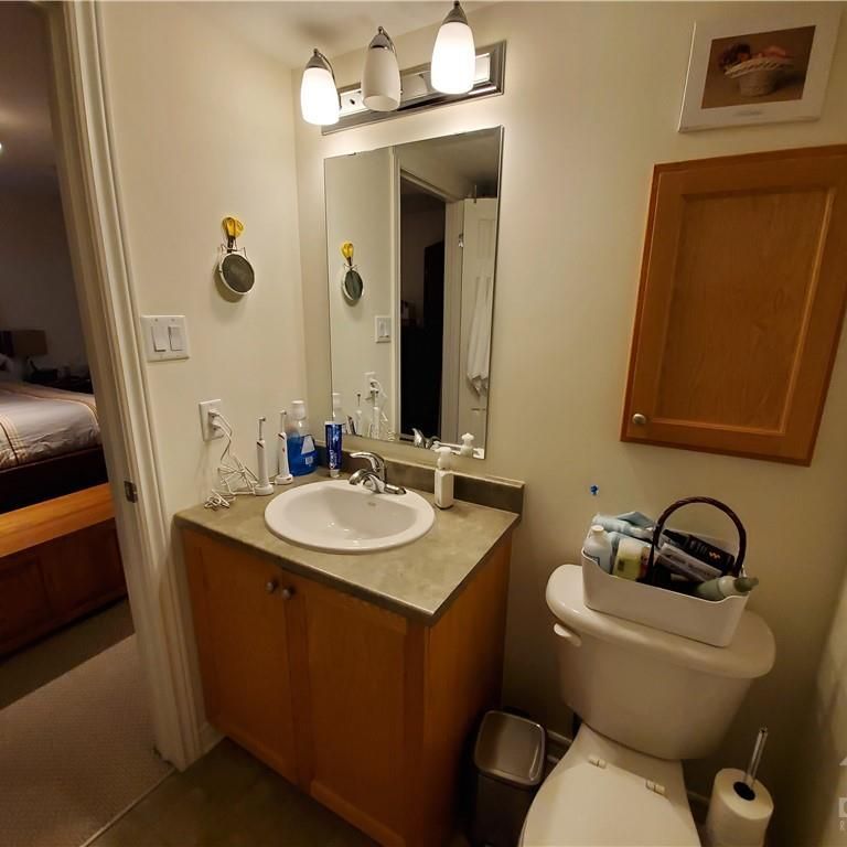 For Lease - 114 Paseo Private, South of Baseline to Knoxdale, Ontario - Photo 1