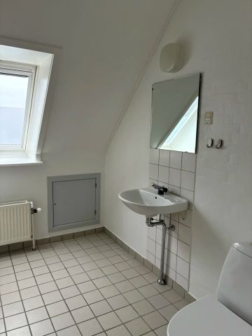 Skovvej 10, 2., 9400, Nørresundby - Photo 5