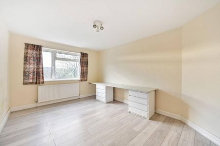 4 bedroom detached house to rent - Photo 5