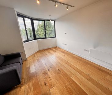 Studio to rent - Photo 3