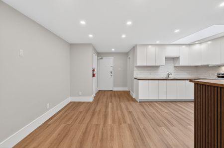 For Lease - 131 Lakeshore Road Unit# 4, Oakville, Ontario - Photo 2