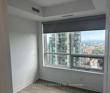 Hurontario And Elm Dr Luxurious 2Bdrm Corner Unit Lrg Windows - Photo 1