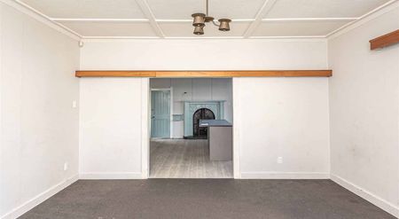 4 Bedroom family home in Aramoho - Photo 4