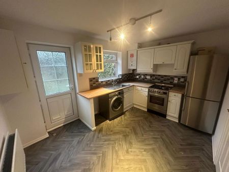 2 bedroom semi-detached house to rent - Photo 4