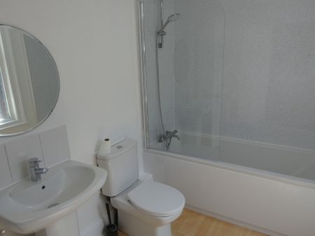 2 bed Terraced - To Let - Photo 3