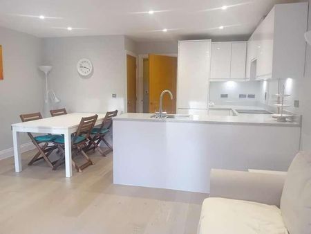 Ascot, Berkshire, SL5 - Photo 5