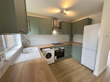 3 bedroom terraced house to rent - Photo 4