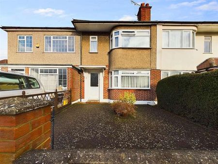 Flamborough Road, Ruislip, HA4 - Photo 2