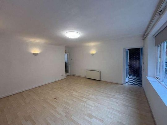 Bury New Road, Salford, M7 - Photo 1