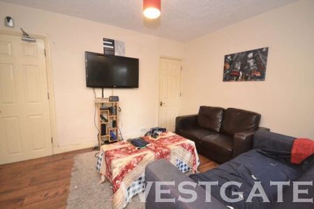 5 Bed - Blenheim Gardens, Reading - Photo 2