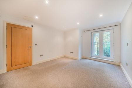 The Avenue, Beckenham, Kent, BR3 - Photo 3