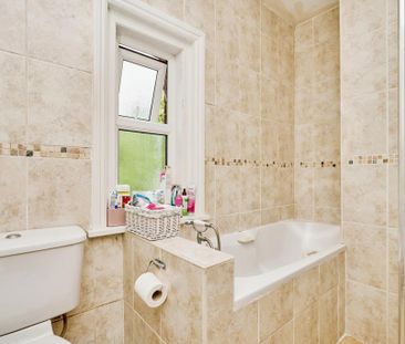 4 bedroom detached house to rent - Photo 1