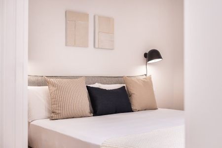 Calle de Sicília, Barcelona, Catalonia 08013 - Photo 4