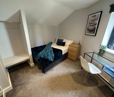 6 bedroom semi-detached house to rent - Photo 4