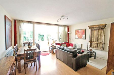 3 bedroom terraced house to rent - Photo 3