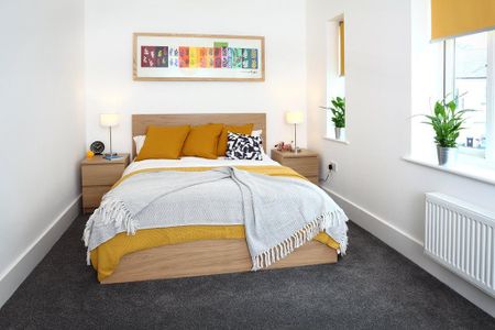 6 bedroom semi-detached house to rent - Photo 2