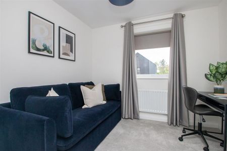 3 bedroom semi-detached house to rent - Photo 2