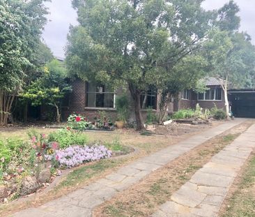 NEAT FAMILY HOME – PERFECT LOCATION - Photo 1