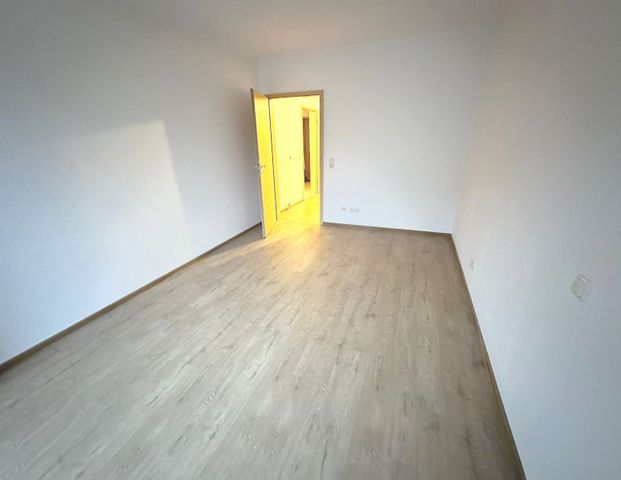 Saarburg: Helle & frisch renovierte 2,5-Zimmer-Wohnung mit Balkon – 79 m² Wohnkomfort. - Foto 1